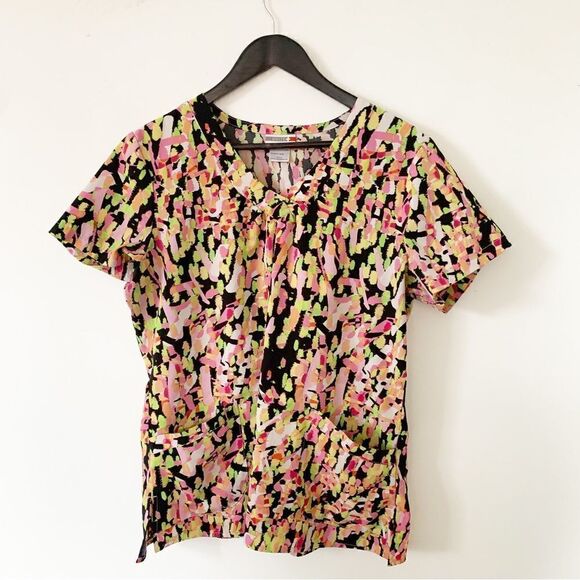 Scrub Tops *Lot of 5* Patterned Medical Scrubs - Picture 6 of 10